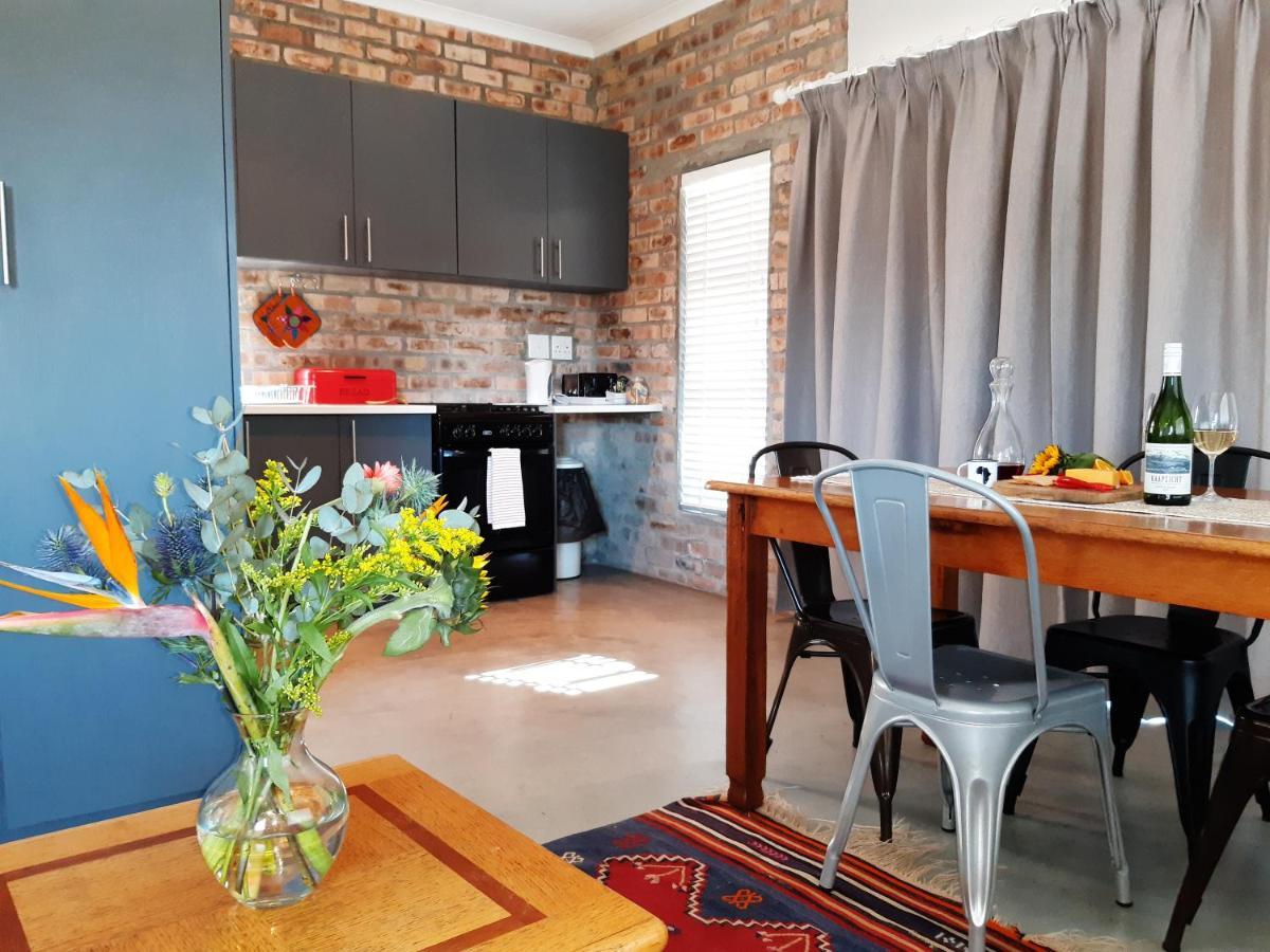 16 Rhodes-North Self Catering Apartment & Studio Stellenbosch Ngoại thất bức ảnh