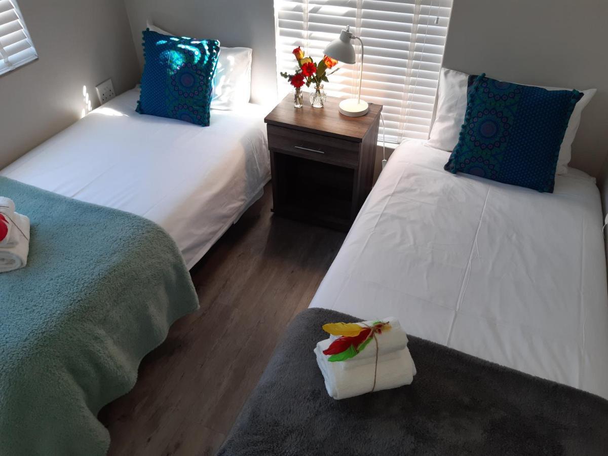 16 Rhodes-North Self Catering Apartment & Studio Stellenbosch Ngoại thất bức ảnh